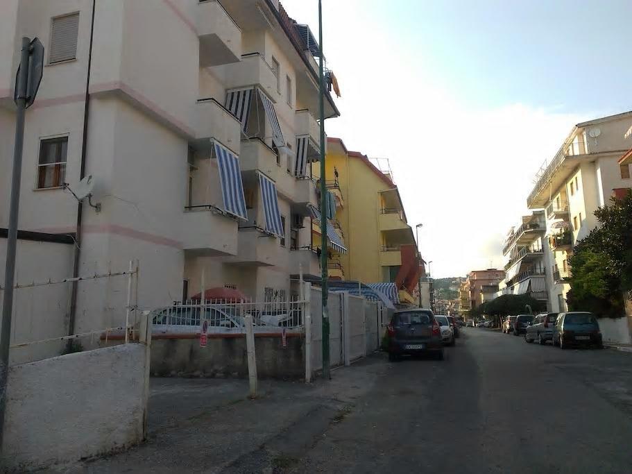 Trilocale A 800 Metri Dal Mare Daire Scalea Dış mekan fotoğraf